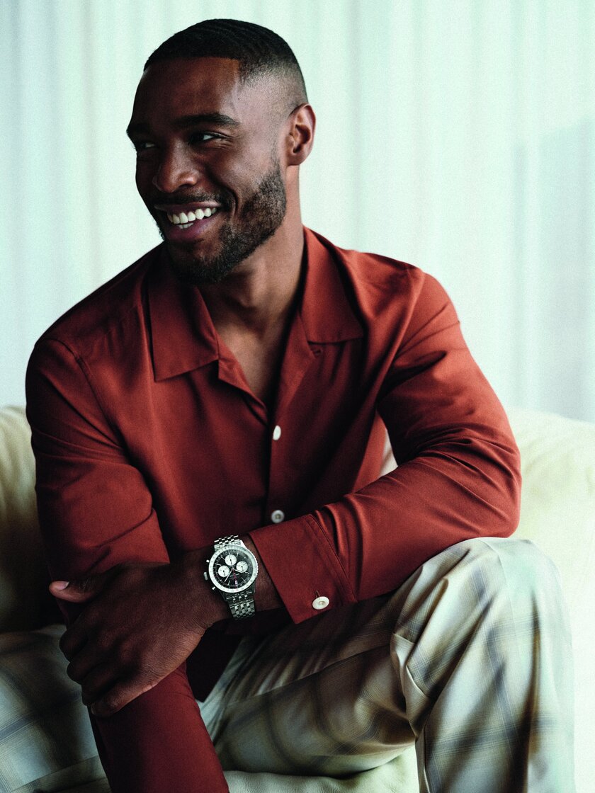 93_Lifestyle_NavitimerB01Chronograph43_Ref_AB0138211B1A1_CMYK.jpg