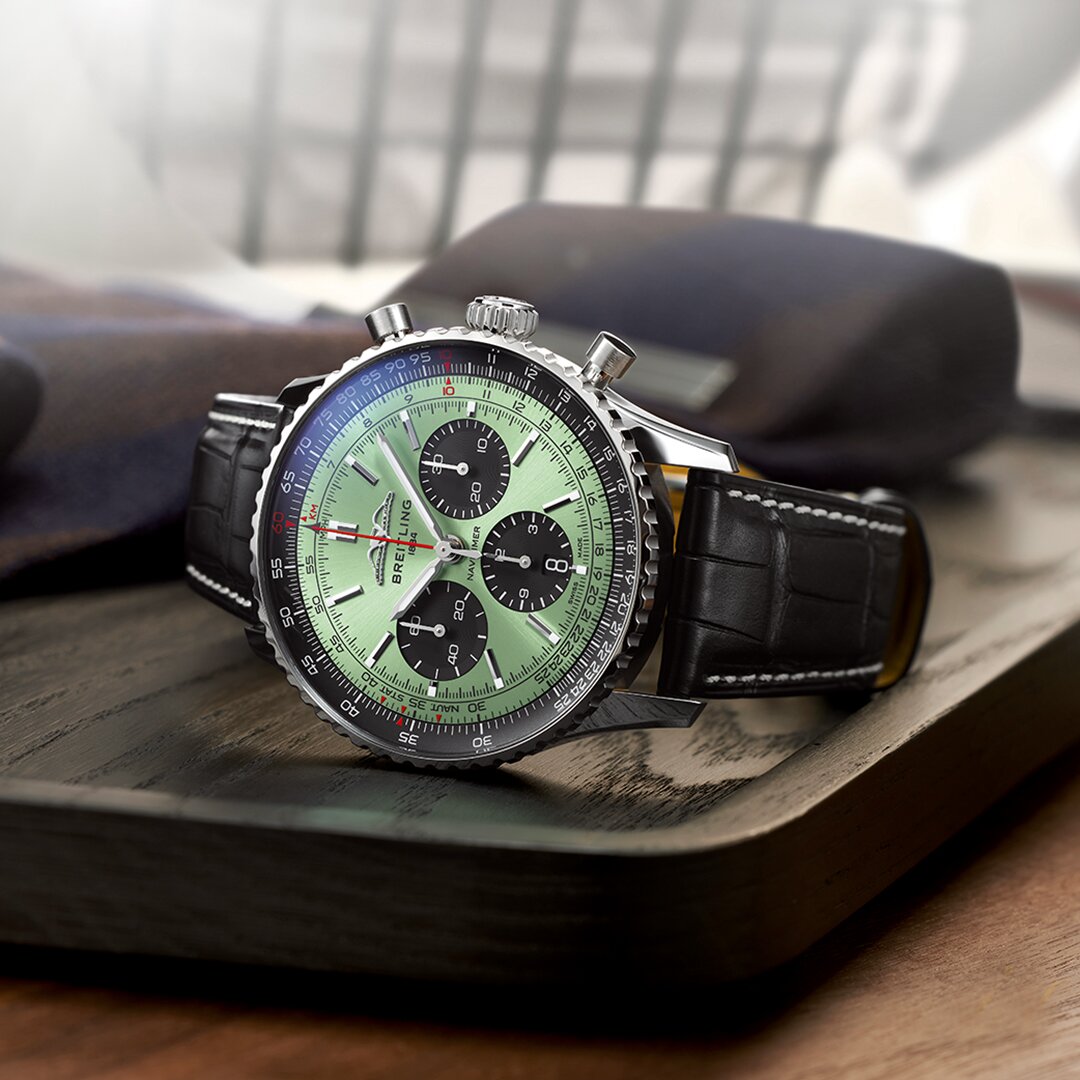 Still_Life_NAVITIMER_Chronograph_43_AB0138241L1P1_RVB.jpg