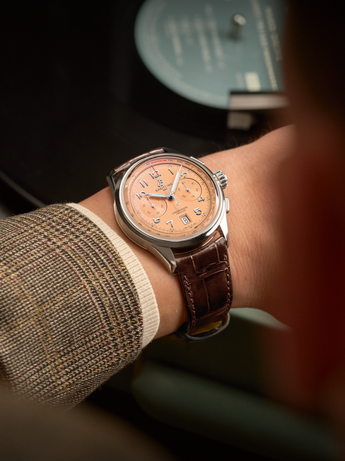 20230201_Breitling_Premier_AB0145331K1P1_SalmonLeather_2353_RVB.png