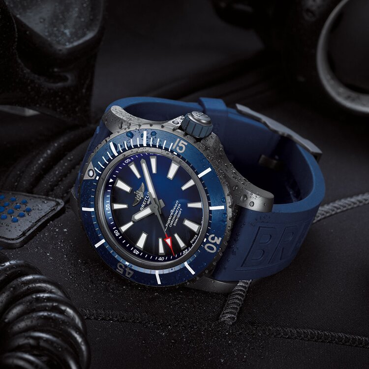 Superocean-II-Automatic-48-bleu-stillife-waterdrops.jpg
