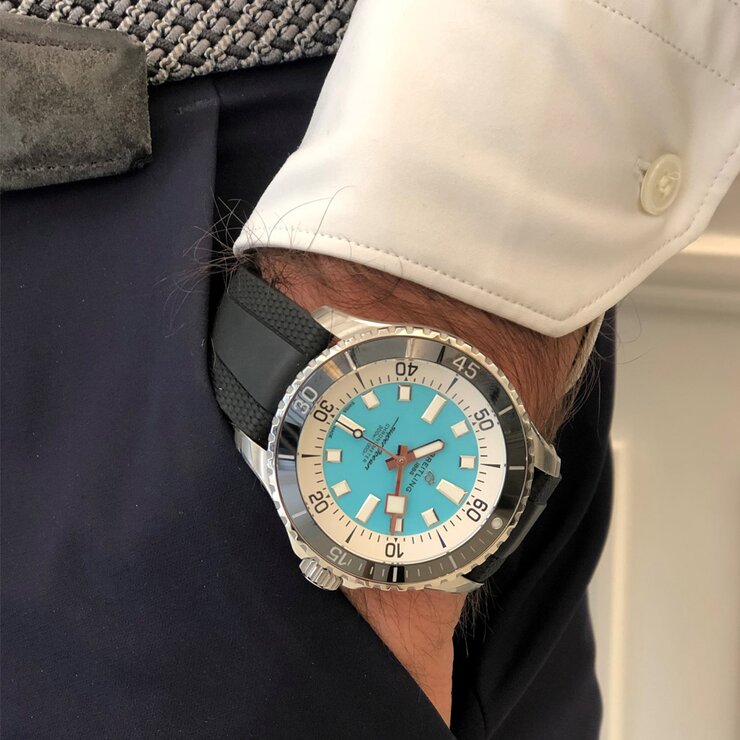 Breitling horloge met een kast in staal