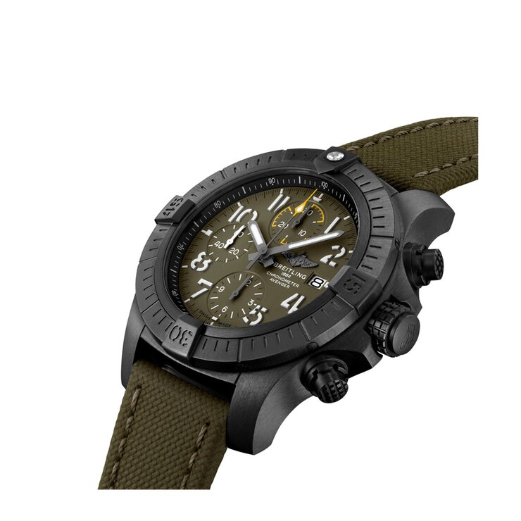 Breitling horloge met een kast in titanium, met een wijzerplaat in het groen en een diameter van 45 mm