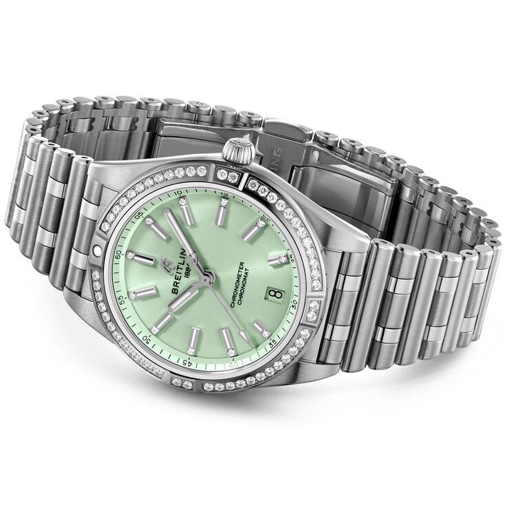 Breitling horloge met een kast in staal, met een wijzerplaat in het groen met briljant en een diameter van 36 mm