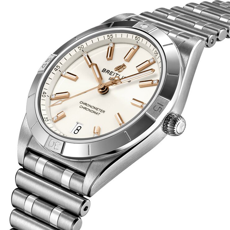 Breitling horloge met een kast in staal, met een wijzerplaat in het zilver met briljant en een diameter van 36 mm