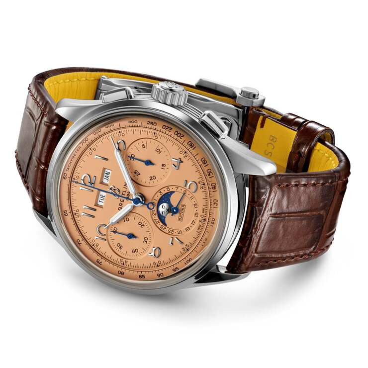 Breitling horloge met een kast in staal, met een wijzerplaat in het rosé en een diameter van 42 mm
