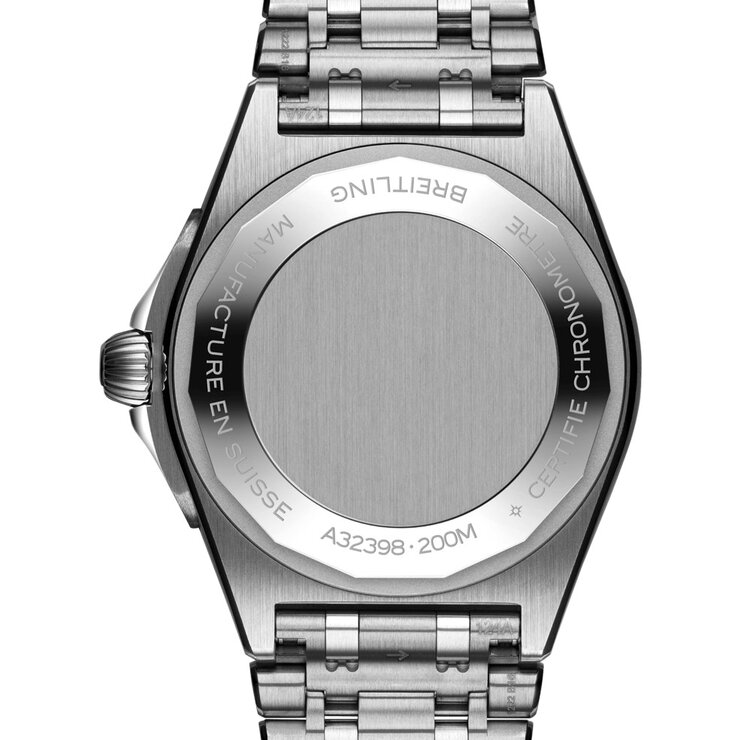 Breitling horloge met een kast in staal, met een wijzerplaat in het zwart en een diameter van 40 mm
