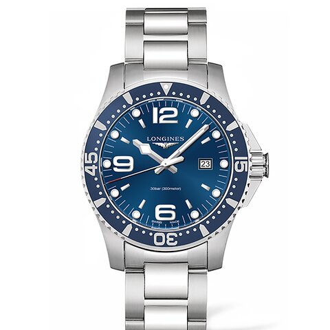 Longines horloge met een kast in staal, met een wijzerplaat in het blauw en een diameter van 44 mm