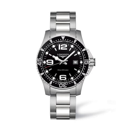 Longines horloge met een kast in staal, met een wijzerplaat in het zwart en een diameter van 39 mm