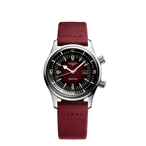 Longines horloge met een kast in staal, met een wijzerplaat in het rood en een diameter van 36 mm