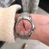 Omega horloge met een kast in staal, met een wijzerplaat in het roze en een diameter van 34 mm - thumb
