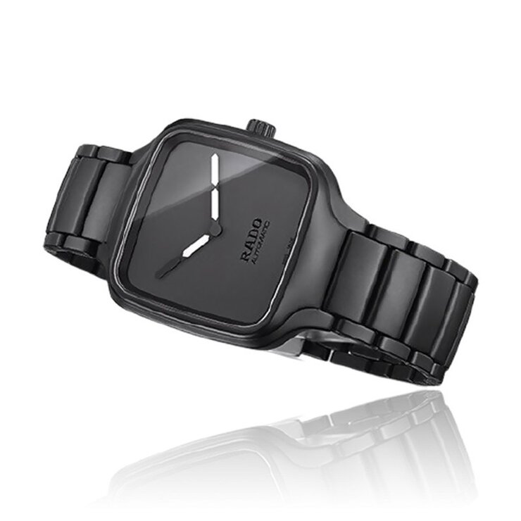 Rado horloge met een kast in keramiek, met een wijzerplaat in het zwart en een diameter van 38 mm