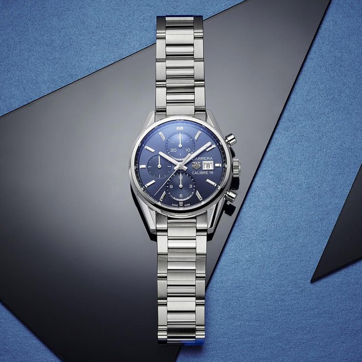 TAG Heuer horloge met een kast in staal, met een wijzerplaat in het blauw en een diameter van 41 mm