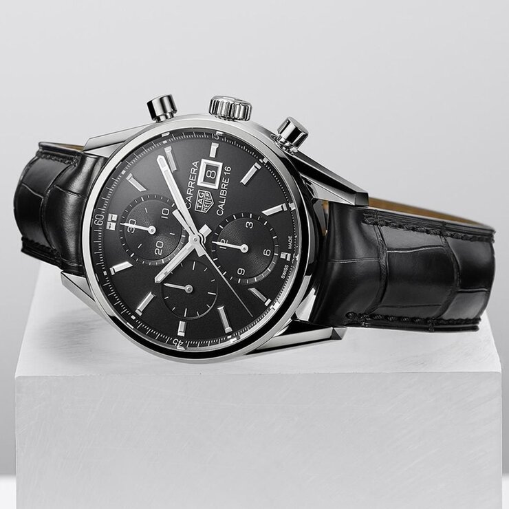 TAG Heuer horloge met een kast in staal, met een wijzerplaat in het zwart en een diameter van 41 mm