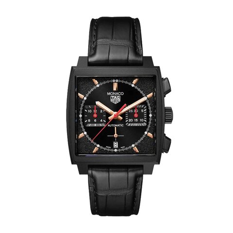 TAG Heuer horloge met een kast in titanium, met een wijzerplaat in het zwart en een diameter van 39 mm