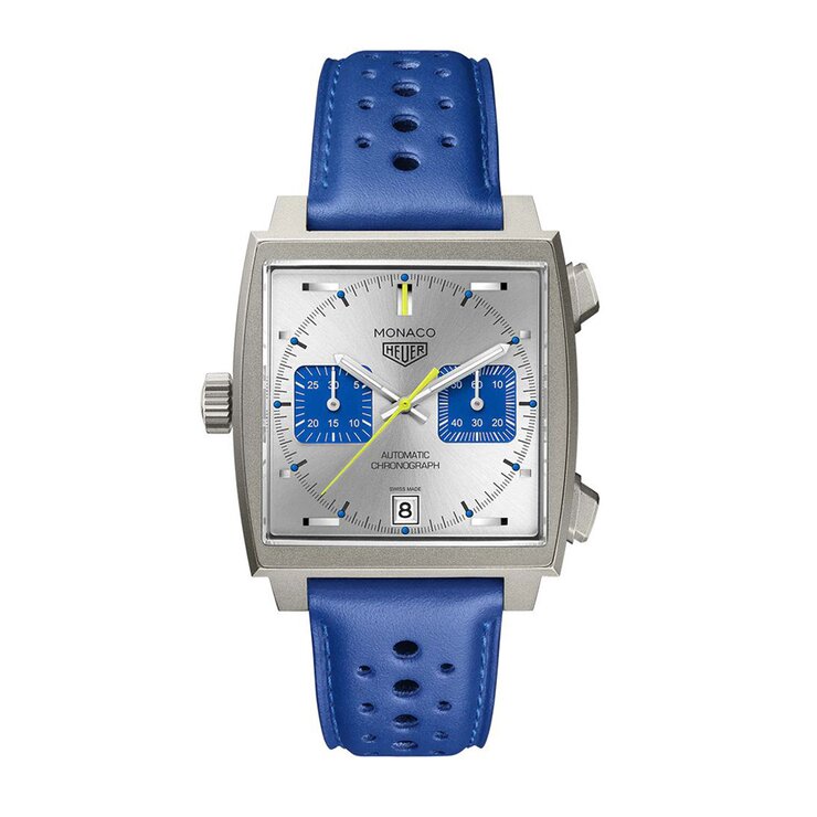 TAG Heuer horloge met een kast in titanium, met een wijzerplaat in het zilver en een diameter van 39 mm