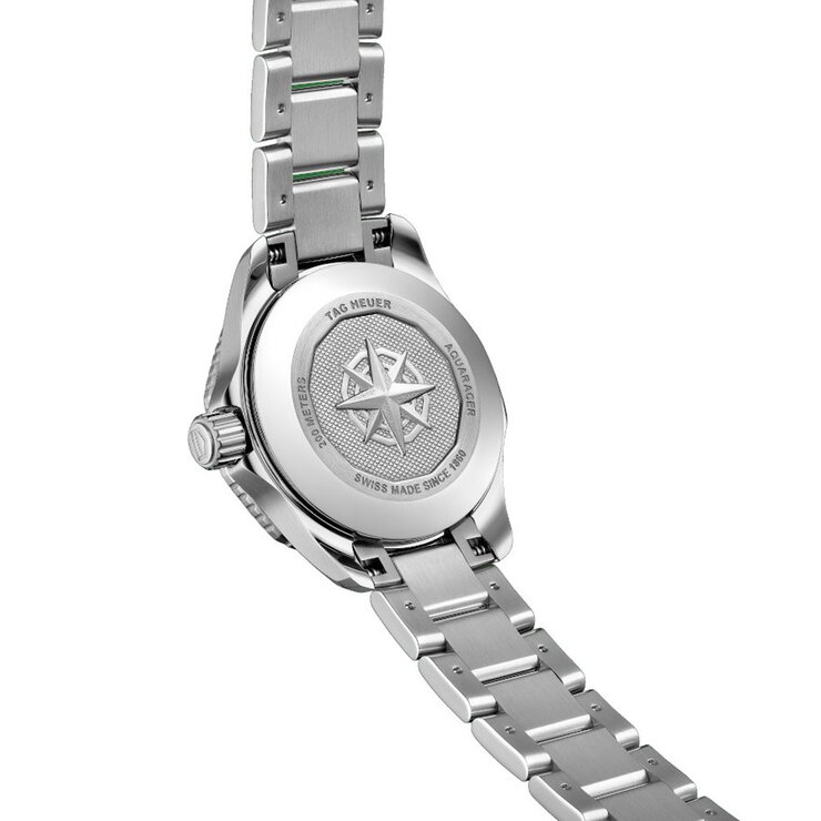 TAG Heuer horloge met een kast in staal, met een wijzerplaat in het zilver en een diameter van 30 mm