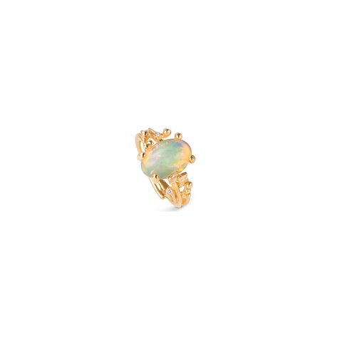 Ole Lynggaard ring in geel goud 18kt met opaal omringd door briljanten van 0,02 karaat