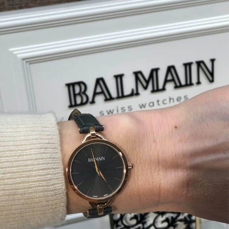 Balmain horloge met een kast in rosé verguld, met een wijzerplaat in het grijs en een diameter van 32 mm