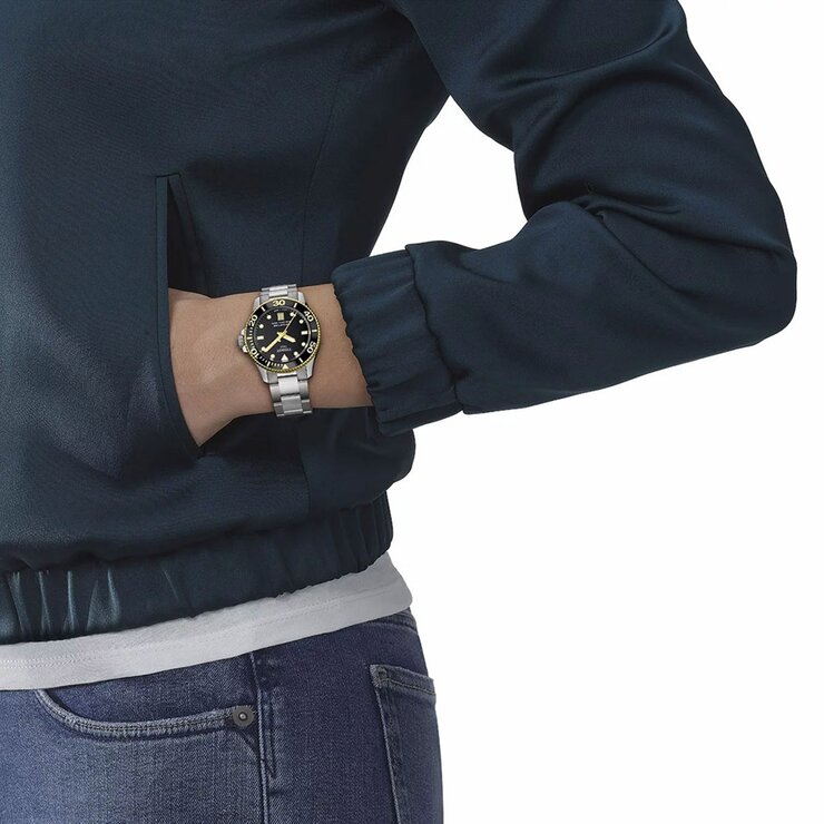 Tissot horloge met een kast in staal, met een wijzerplaat in het zwart en een diameter van 36 mm