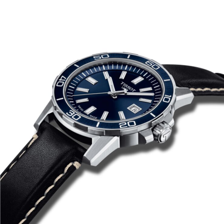 Tissot horloge met een kast in staal, met een wijzerplaat in het blauw en een diameter van 44 mm