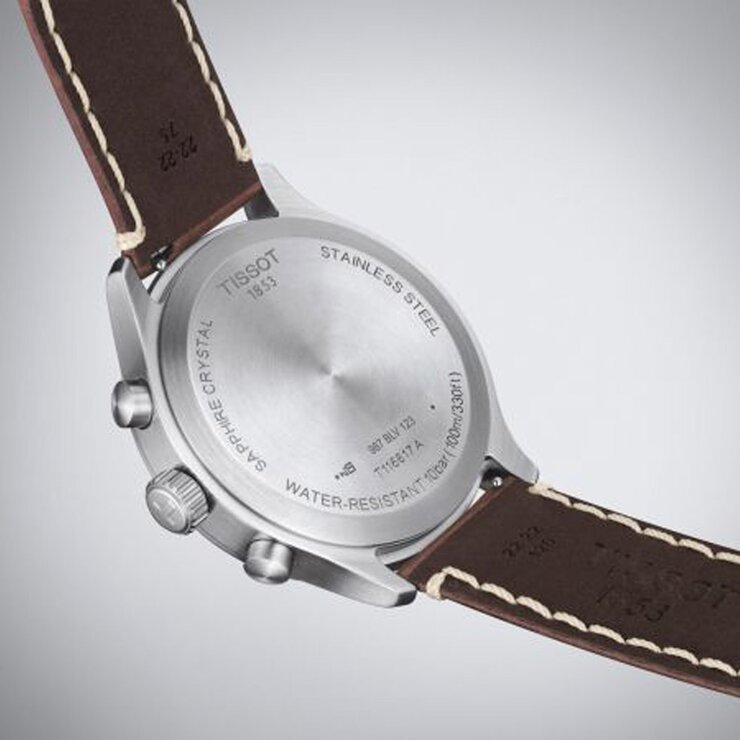Tissot horloge met een kast in staal, met een wijzerplaat in het blauw en een diameter van 45 mm