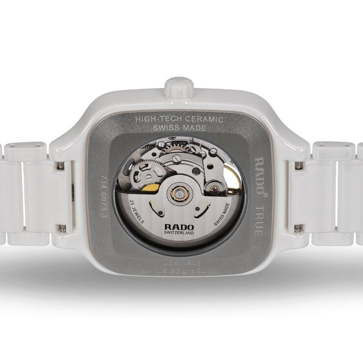 Rado horloge met een kast in keramiek, met een wijzerplaat in het wit met  briljant en een diameter van 38 mm