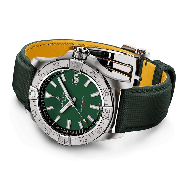 Breitling horloge met een kast in staal, met een wijzerplaat in het groen en een diameter van 42 mm
