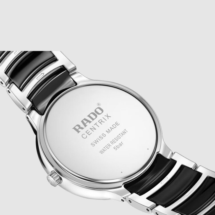 Rado horloge met een kast in staal, met een wijzerplaat in het zwart en een diameter van 39.5 mm