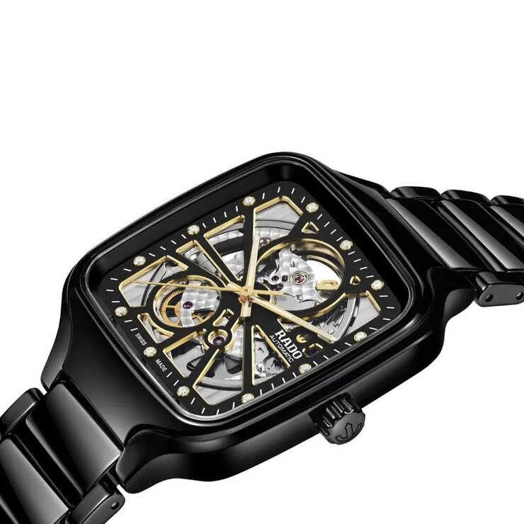 Rado horloge met een kast in keramiek, met een wijzerplaat in het zwart met briljant en een diameter van 38 mm