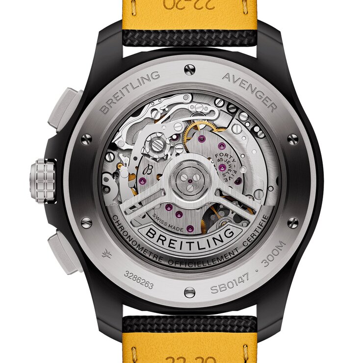 Breitling horloge met een kast in keramiek, met een wijzerplaat in het zwart en een diameter van 44 mm