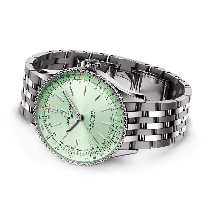 Breitling horloge met een kast in staal, met een wijzerplaat in het groen en een diameter van 36 mm
