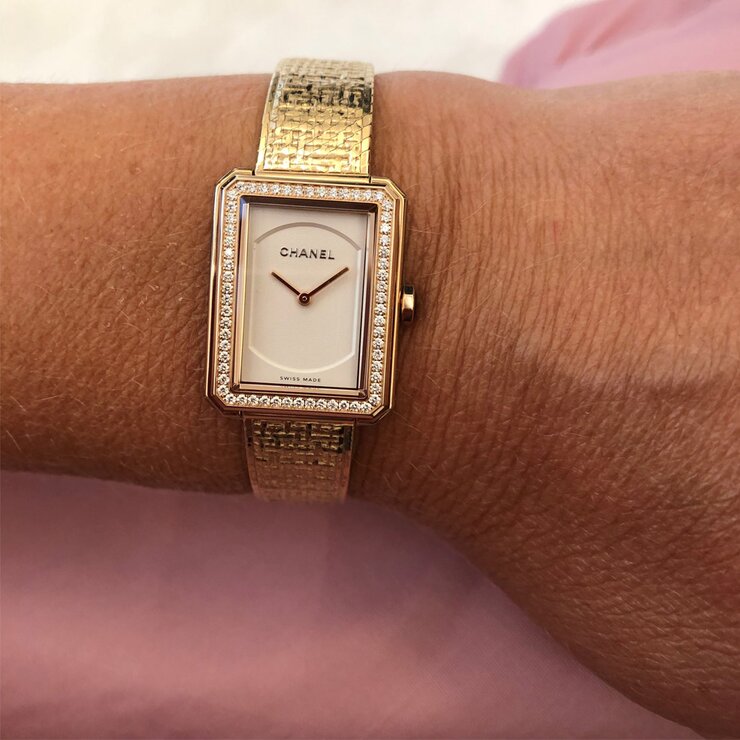 CHANEL horloge met een kast in beige goud, met een wijzerplaat in het wit en een diameter van 21,5 x 27,9