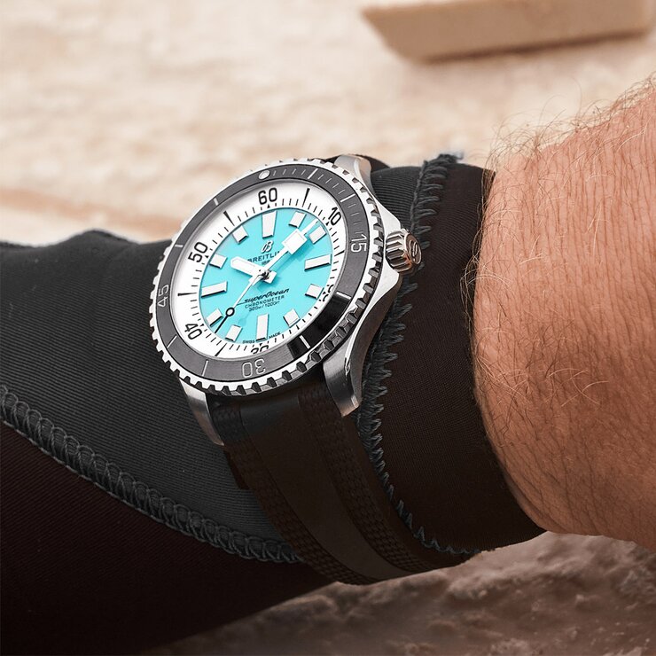 Breitling horloge met een kast in staal
