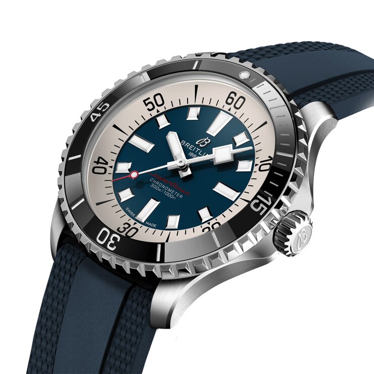 Breitling horloge met een kast in staal, met een wijzerplaat in het blauw en een diameter van 44
