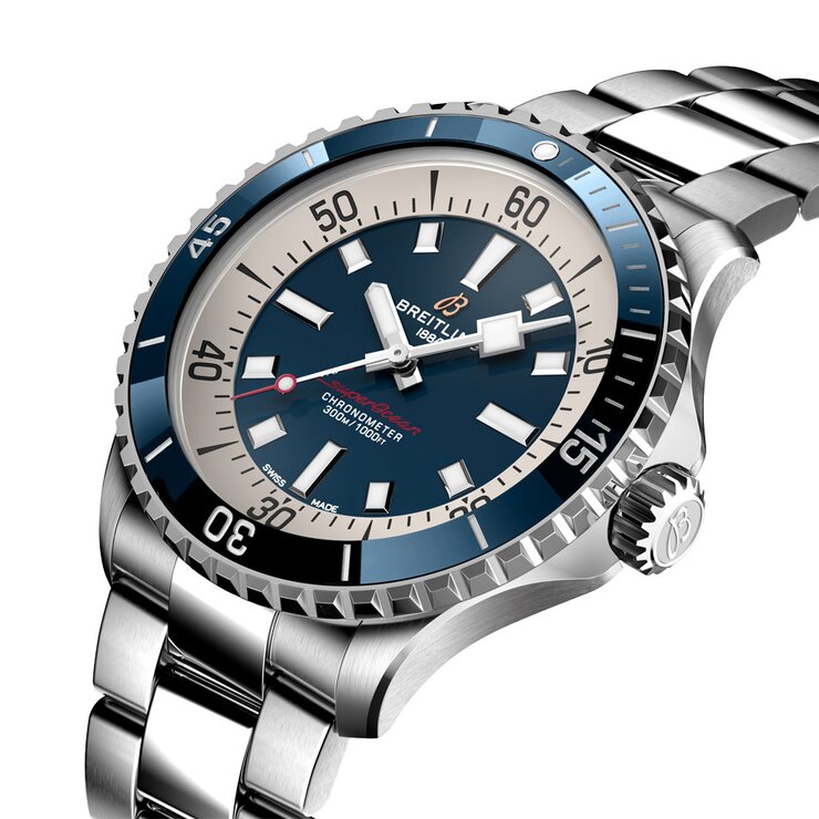 Breitling horloge met een kast in staal, met een wijzerplaat in het blauw en een diameter van 42