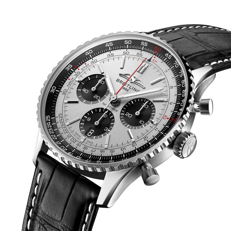 Breitling horloge met een kast in staal, met een wijzerplaat in het zilver en een diameter van 43