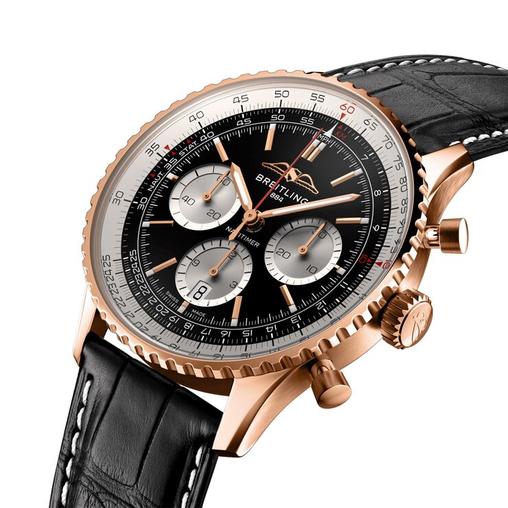 Breitling horloge met een kast in rosé goud, met een wijzerplaat in het zwart en een diameter van 43