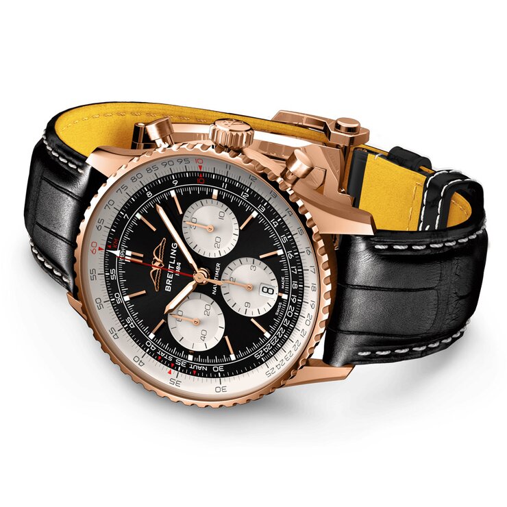 Breitling horloge met een kast in rosé goud, met een wijzerplaat in het zwart en een diameter van 43