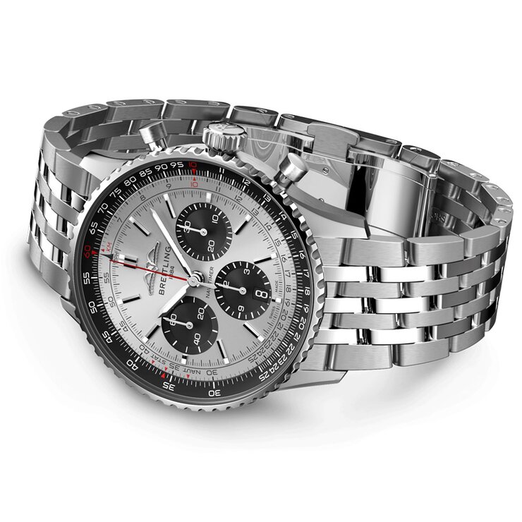Breitling horloge met een kast in staal, met een wijzerplaat in het zilver en een diameter van 43
