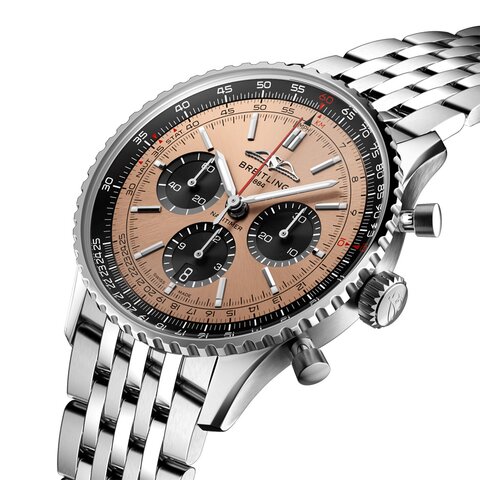 Breitling horloge met een kast in staal, met een wijzerplaat in het rosé en een diameter van 43 mm