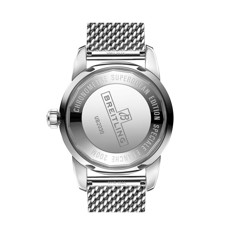 montre Breitling avec un boîtier en or rose sur acier, un cadran noir et un diamètre de 44
