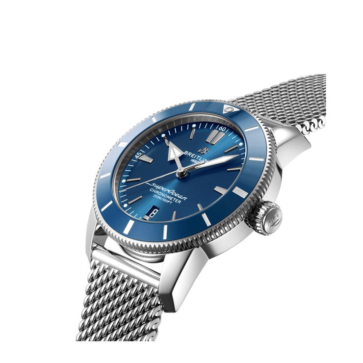 Breitling horloge met een kast in staal, met een wijzerplaat in het blauw en een diameter van 44