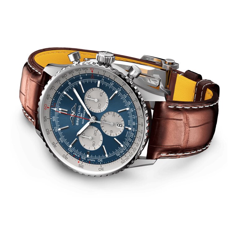 Breitling horloge met een kast in staal, met een wijzerplaat in het blauw en een diameter van 46