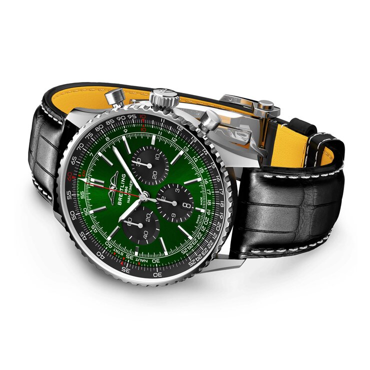 Breitling horloge met een kast in staal, met een wijzerplaat in het groen en een diameter van 46 mm
