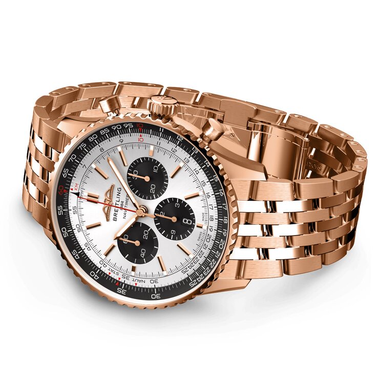 Breitling horloge met een kast in rosé goud, met een wijzerplaat in het zilver en een diameter van 46