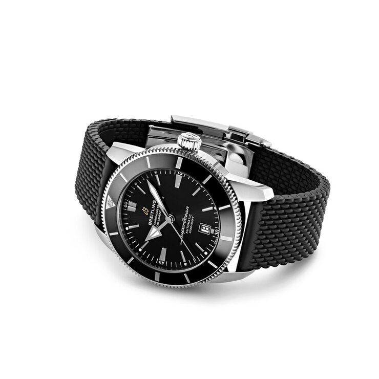 Breitling horloge met een kast in staal, met een wijzerplaat in het zwart en een diameter van 46 mm
