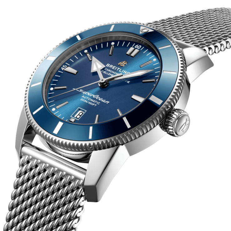 Breitling horloge met een kast in staal, met een wijzerplaat in het blauw en een diameter van 46