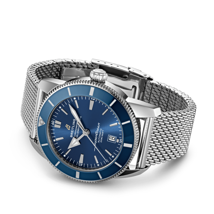 Breitling horloge met een kast in staal, met een wijzerplaat in het blauw en een diameter van 46