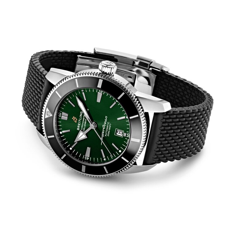 Breitling horloge met een kast in staal, met een wijzerplaat in het groen en een diameter van 46
