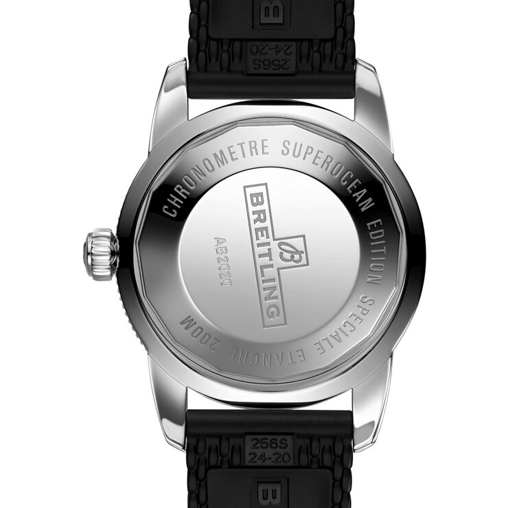 Breitling horloge met een kast in staal, met een wijzerplaat in het groen en een diameter van 46